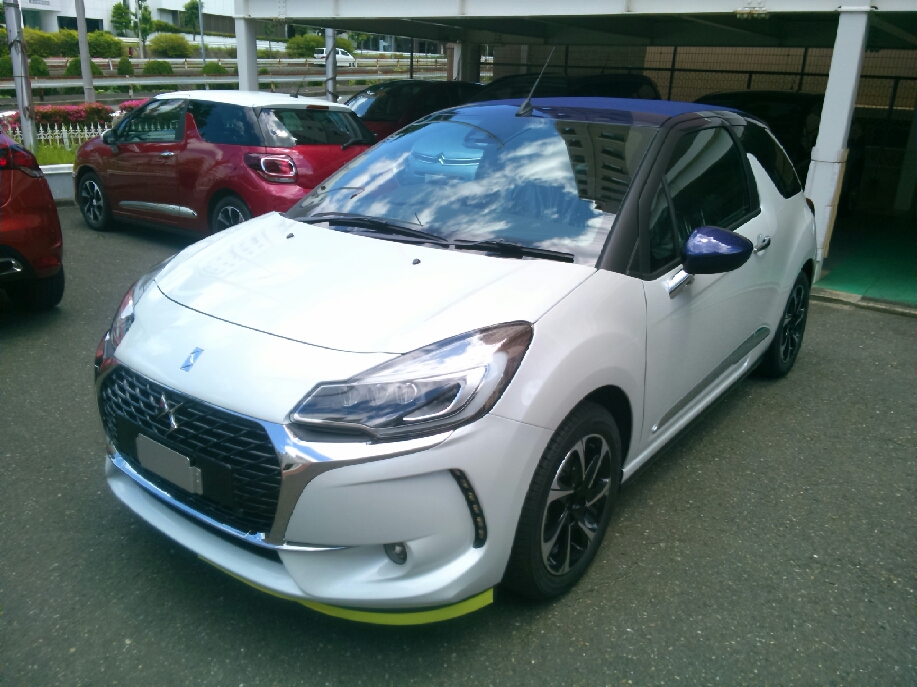 新型DS3　カブリオ　展示車　入庫