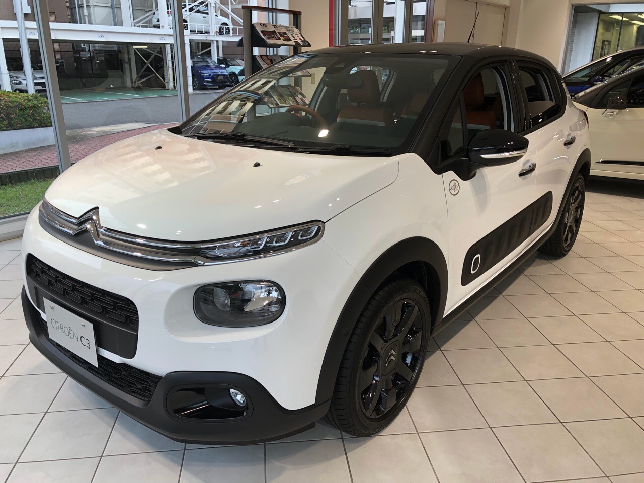 Ｃ３ ＣＡＦＥ ＥＤＩＴＩＯＮ 入荷！