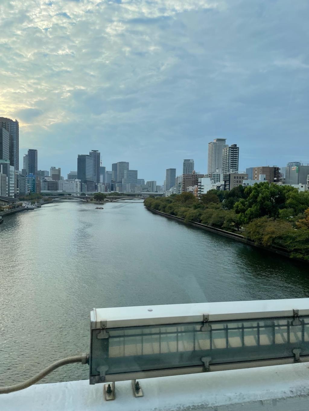 積載車の車窓から。
