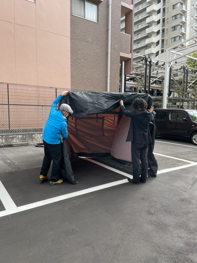 ベルランゴのおすすめアイテム。カーサイドタープ。